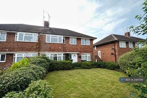2 bedroom maisonette to rent, Gloucester Crescent, Rushden, NN10