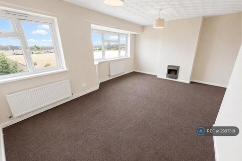 2 bedroom maisonette to rent, Gloucester Crescent, Rushden, NN10