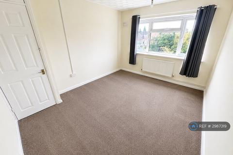 2 bedroom maisonette to rent, Gloucester Crescent, Rushden, NN10