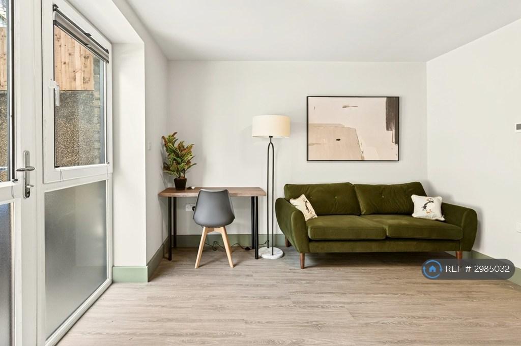 Apartment in Harrow - View 2