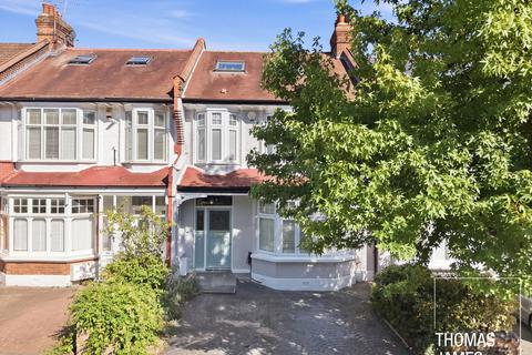 4 bedroom terraced house for sale, Caversham Avenue, London, N13