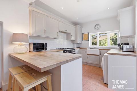 4 bedroom terraced house for sale, Caversham Avenue, London, N13