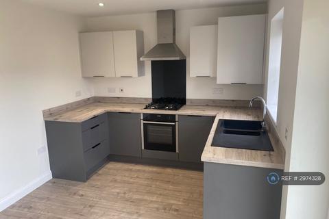 3 bedroom semi-detached house to rent, Barnes Way, Kingswood, HU7