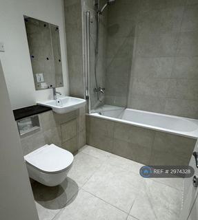 3 bedroom semi-detached house to rent, Barnes Way, Kingswood, HU7