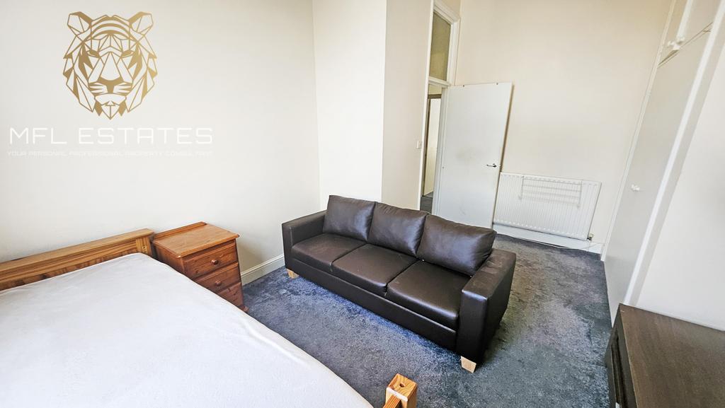 Apartment in South Norwood - View 3