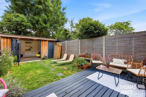 2 bedroom maisonette for sale, Kynaston Road, Enfield, EN2