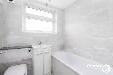 6 bedroom terraced house to rent, Berkeley Road, London, NW9