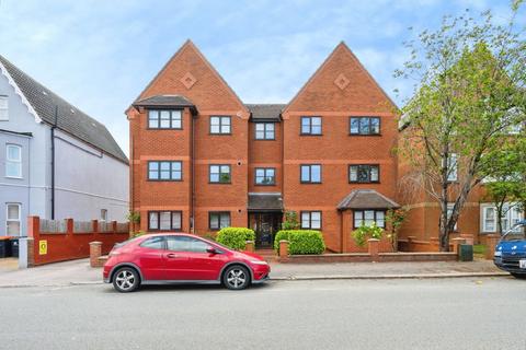 2 bedroom flat for sale, Hurst Grove, Bedford, Bedfordshire, MK40