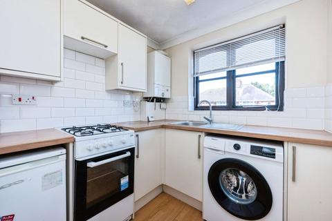 2 bedroom flat for sale, Hurst Grove, Bedford, Bedfordshire, MK40