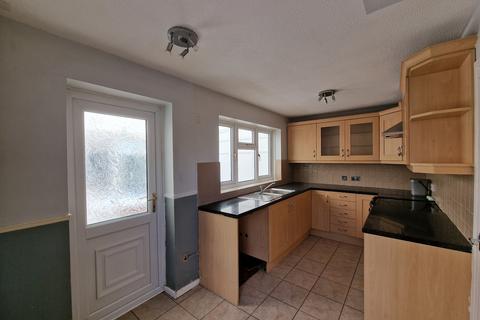 2 bedroom semi-detached house to rent, Huddlestone Close, Featherstone WV10