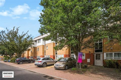 3 bedroom terraced house to rent, Elderberry Way, London, E6
