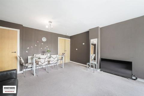 3 bedroom terraced house to rent, Elderberry Way, London, E6