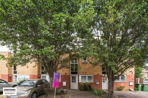 3 bedroom terraced house to rent, Elderberry Way, London, E6