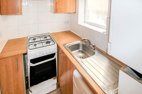 Studio to rent, Uxbridge Road, hayes, middlesex
