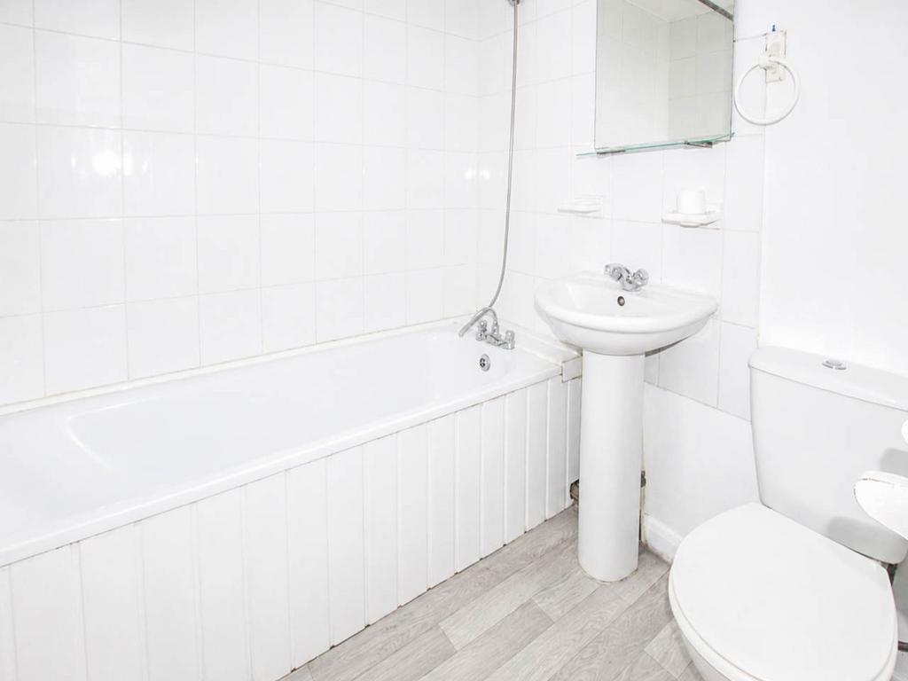 Apartment in middlesex - View 5