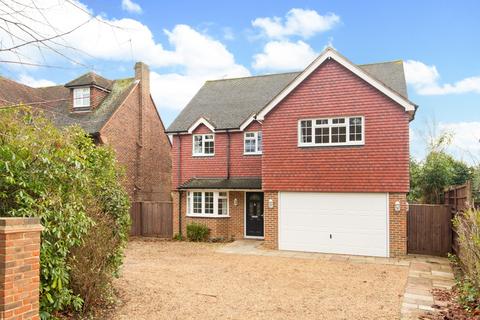 6 bedroom detached house to rent, Midway Walton-On-Thames KT12