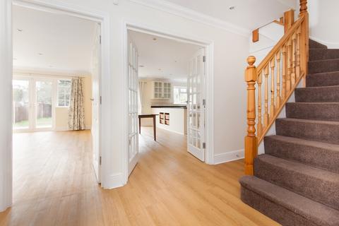 6 bedroom detached house to rent, Midway Walton-On-Thames KT12