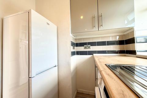 2 bedroom flat to rent, Orchard Avenue, Cheltenham GL51