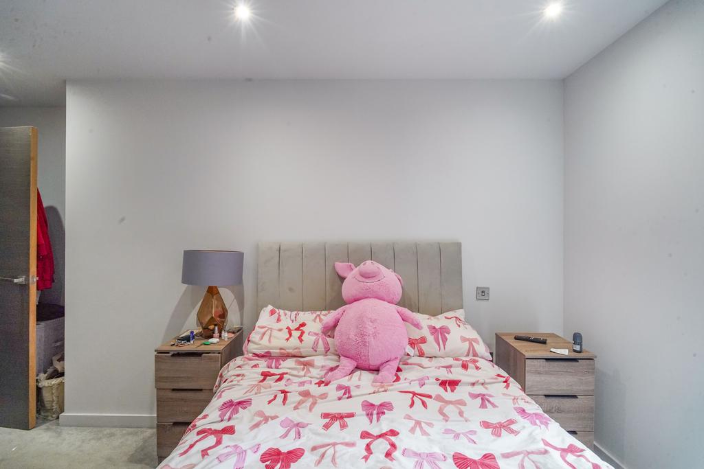 Apartment in Liverpool - More