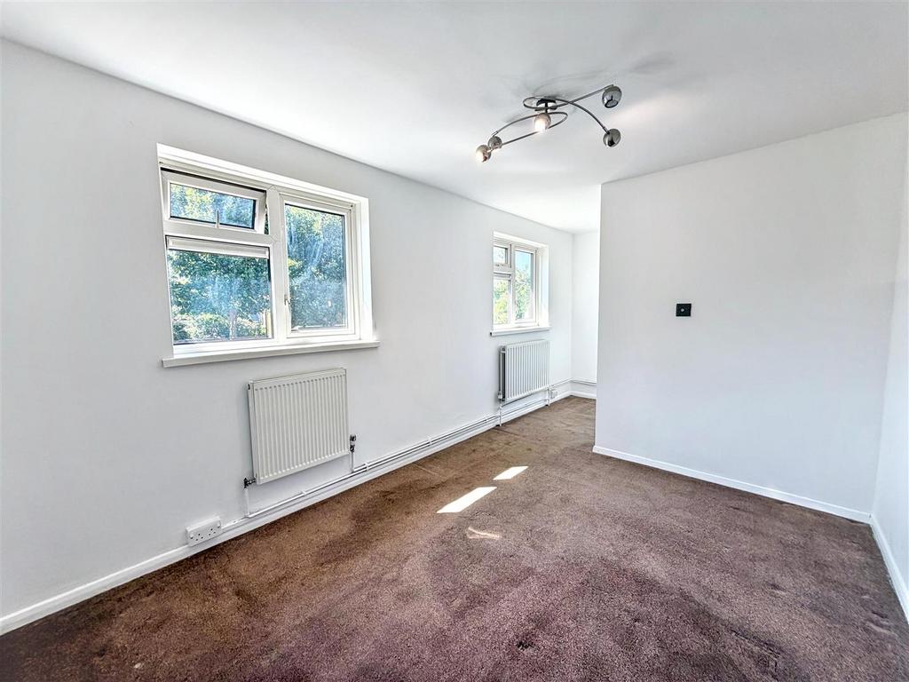 Bedroom 2 (L-Shape)