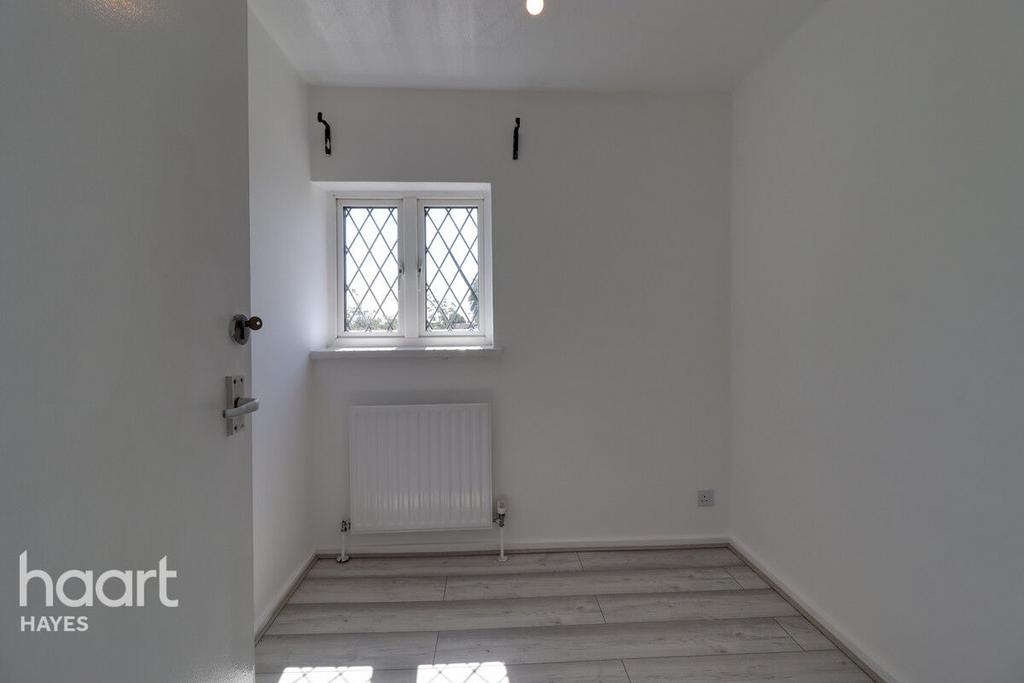 House in Hayes - More