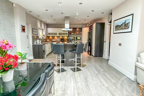 4 bedroom detached house for sale, Breck Road, Poulton-le-Fylde