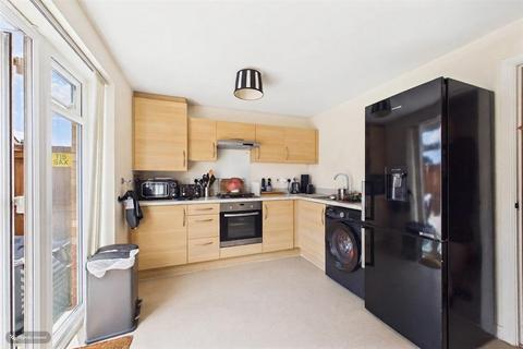 2 bedroom terraced house for sale, Restfil Way, Fernwood, Newark