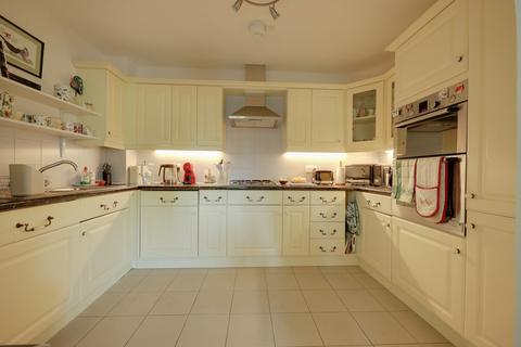 2 bedroom flat for sale, Ditchling Road, Maple Court St. Georges Park Ditchling Road, RH15