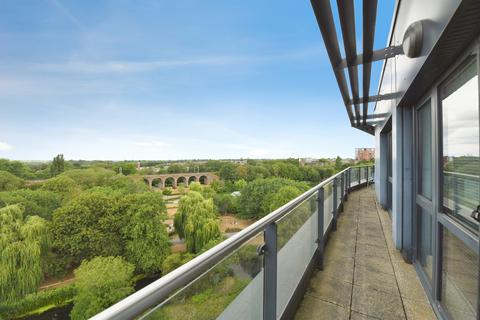 2 bedroom penthouse for sale, Shire Gate, Chelmsford