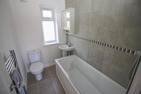 2 bedroom flat for sale, Fairways Avenue, Benton, Newcastle upon Tyne