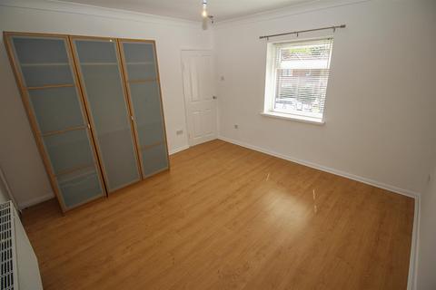 2 bedroom flat for sale, Fairways Avenue, Benton, Newcastle upon Tyne