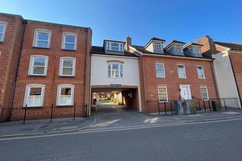2 bedroom flat to rent, St. Edmunds Gate, Salisbury SP1