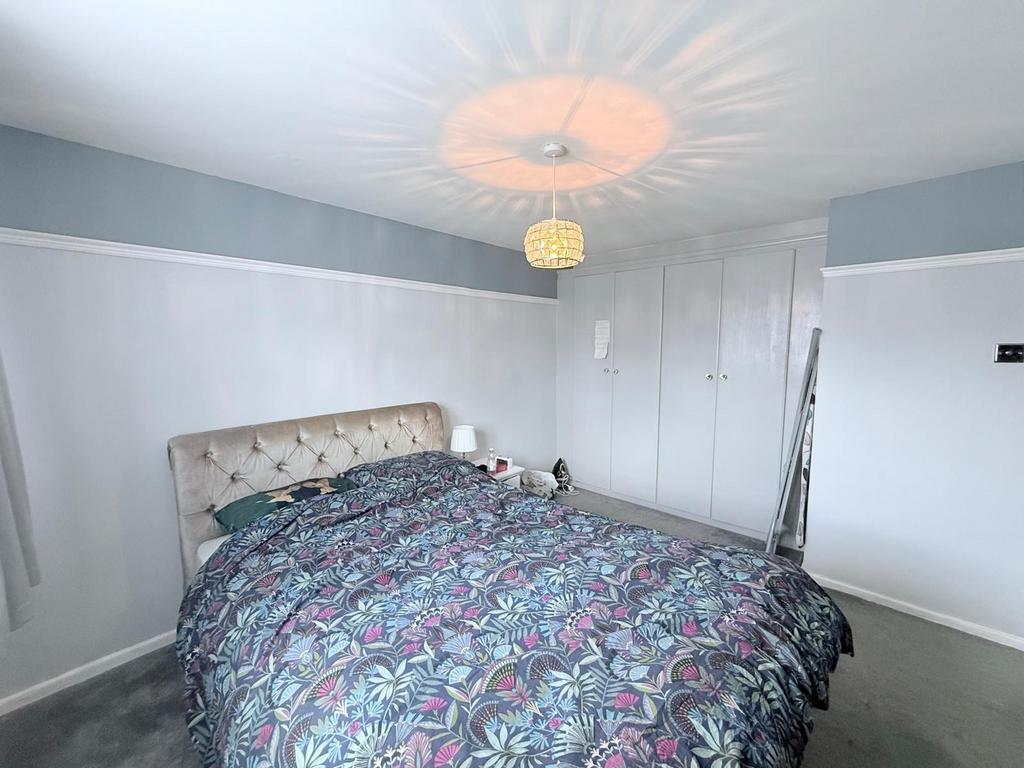 House in Nottingham, Bilborough - More