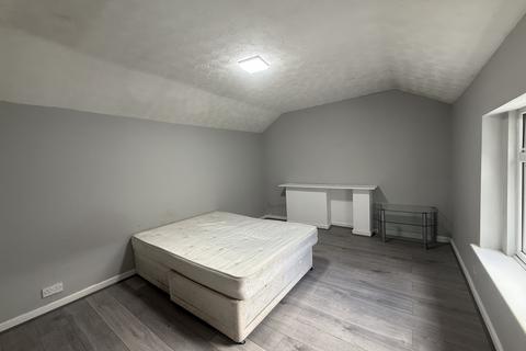 1 bedroom in a house share to rent, Room 5 360 Wilnecote Lane, Tamworth, B77