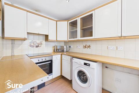 2 bedroom end of terrace house to rent, Copperfields, Luton, Bedfordshire, LU4 0JY