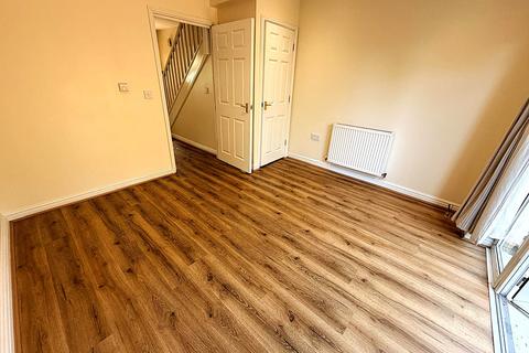 4 bedroom terraced house to rent, Blackthorn Road, Ilford IG1