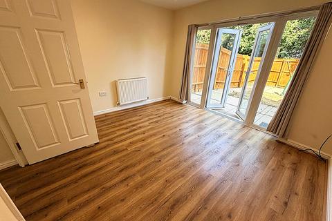 4 bedroom terraced house to rent, Blackthorn Road, Ilford IG1