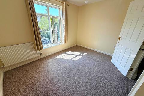 4 bedroom terraced house to rent, Blackthorn Road, Ilford IG1
