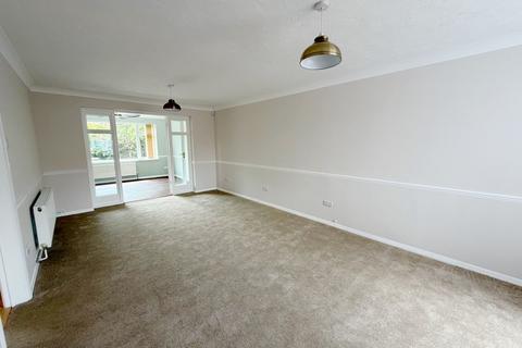 4 bedroom detached house to rent, Buckfast Avenue, Bedford MK41