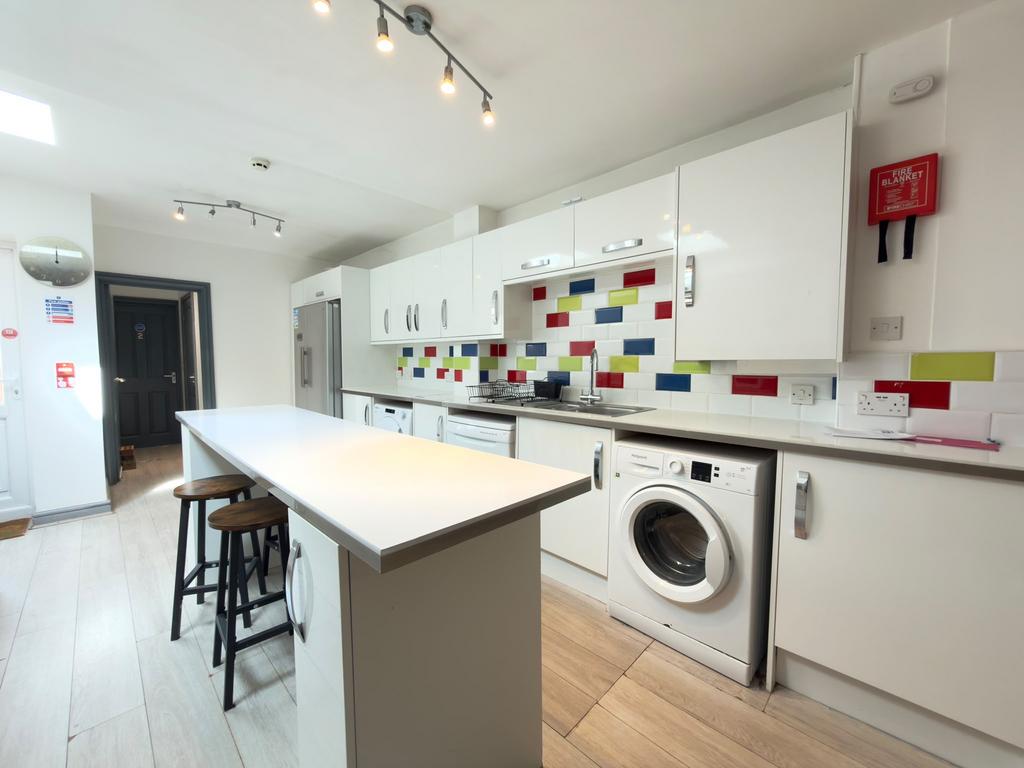 House in Birmingham, Bournbrook - More