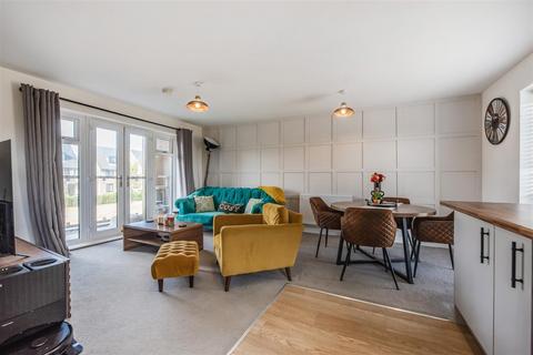 2 bedroom flat for sale, Brocade Road, Andover