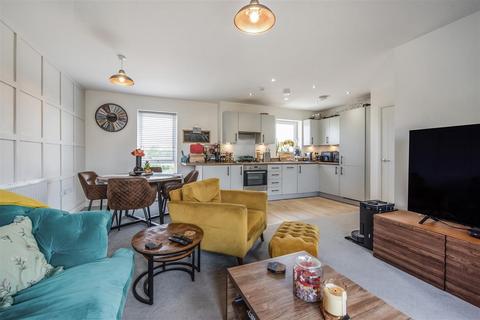 2 bedroom flat for sale, Brocade Road, Andover