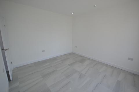 3 bedroom semi-detached house to rent, Aylestone Lane, Leicester LE18