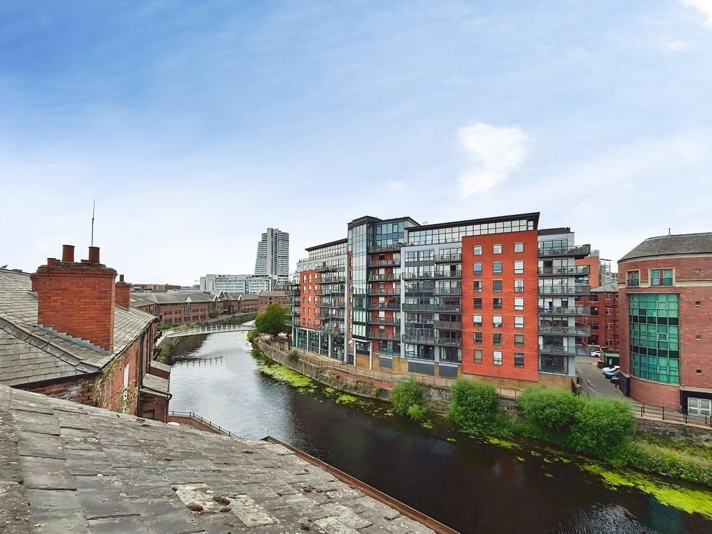 Apartment in Leeds, Warehouse Hill, Lovell Park - View 2