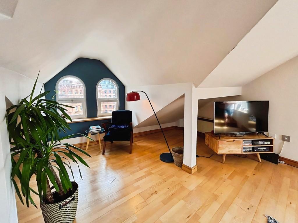 Apartment in Leeds, Warehouse Hill, Lovell Park - View 3
