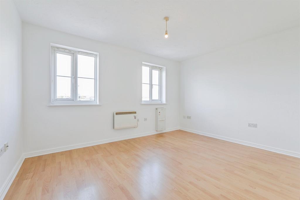 Apartment in Cardiff, Tremorfa - View 5