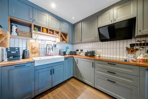 2 bedroom flat for sale, Rotherhithe Street, London, SE16
