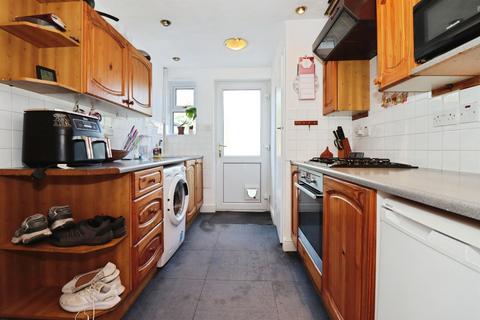 3 bedroom semi-detached house for sale, Cranleigh Court Road, Yate, Bristol