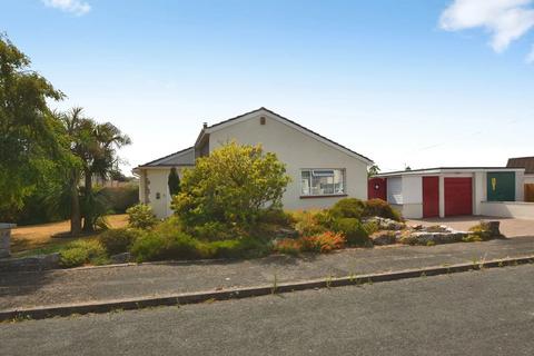 3 bedroom detached bungalow for sale, Orchard Close, Kingsteignton, Devon.