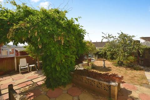 3 bedroom detached bungalow for sale, Orchard Close, Kingsteignton, Devon.